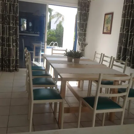 Breeze Villa Klorakas